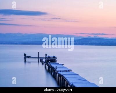 Serata invernale sulle rive del lago Ammersee vicino a Herrsching, Baviera, Germania Foto Stock