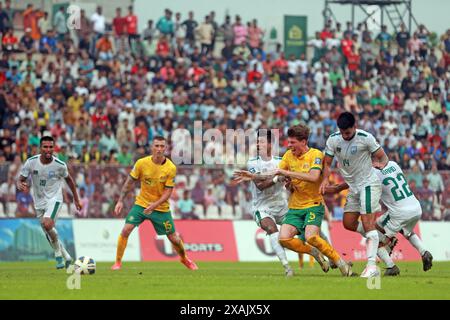 Partita di andata e ritorno Bangladesh-Australia delle qualificazioni ai Mondiali FIFA alla Bashundhara Kings Arena di Dacca, Bangladesh, 6 giugno 2024. Foto Stock