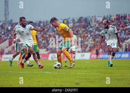 Partita di andata e ritorno Bangladesh-Australia delle qualificazioni ai Mondiali FIFA alla Bashundhara Kings Arena di Dacca, Bangladesh, 6 giugno 2024. Foto Stock