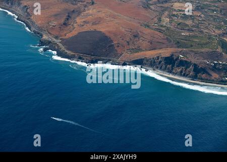 Vista aerea della costa di Cap de la Houssaye sull'isola di Reunion da un elicottero. Foto Stock