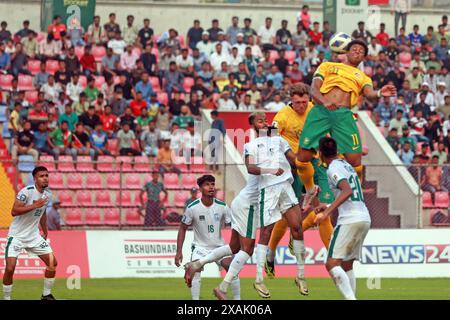 Partita di andata e ritorno Bangladesh-Australia delle qualificazioni ai Mondiali FIFA alla Bashundhara Kings Arena di Dacca, Bangladesh, 6 giugno 2024. Foto Stock