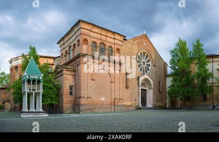 Italia, Bologna, Basilica Patriarcale di San Domenico, Piazza San Domenico Foto Stock