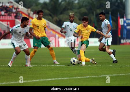 Partita di andata e ritorno Bangladesh-Australia delle qualificazioni ai Mondiali FIFA alla Bashundhara Kings Arena di Dacca, Bangladesh, 6 giugno 2024. Foto Stock