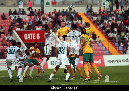 Partita di andata e ritorno Bangladesh-Australia delle qualificazioni ai Mondiali FIFA alla Bashundhara Kings Arena di Dacca, Bangladesh, 6 giugno 2024. Foto Stock