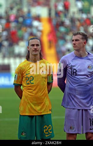 Dall'Australia sinistra Jackson Invine e Joe Gauci prima della partita di andata delle qualificazioni ai Mondiali contro il Bangladesh a Dhaka, Ba Foto Stock