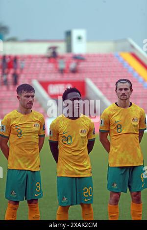 Da Ryan Strain, Nestory Irankunda e Connor Metcalfe prima della partita di andata delle qualificazioni ai Mondiali contro B. Foto Stock