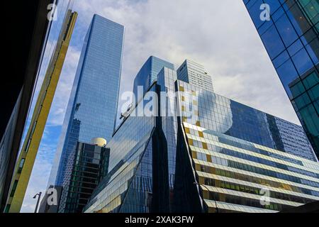 Affascinanti grattacieli a Hudson Yards, Midtown Manhattan, New York City, Stati Uniti. Midtown Manhattan è la parte centrale della New York City A. Foto Stock