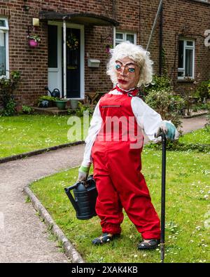 East Budleigh Village Scarecrow Festival in aiuto di tutti i Santi Chiesa. Foto Stock