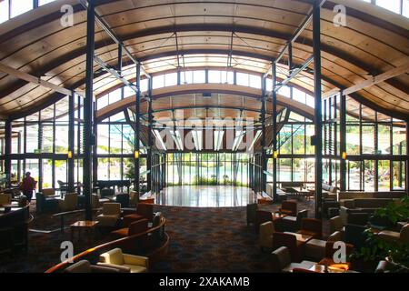 Lobby del Kingfisher Bay Resort sulla costa occidentale (continentale) di Fraser Island nel Queensland, Australia Foto Stock