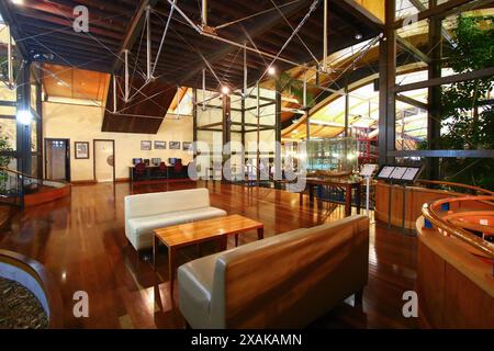 Lobby del Kingfisher Bay Resort sulla costa occidentale (continentale) di Fraser Island nel Queensland, Australia Foto Stock