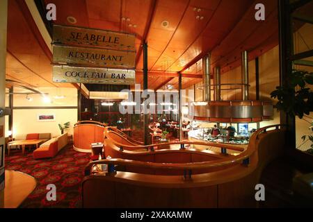 Ristorante 'Seabelle' del Kingfisher Bay Resort sulla costa occidentale (continentale) dell'Isola di Fraser nel Queensland, Australia Foto Stock