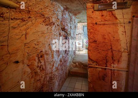 Casa sotterranea (dugout) nella miniera Old Timers a Coober Pedy, Australia meridionale Foto Stock