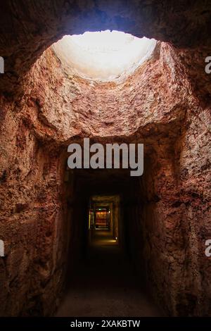 Condotto di ventilazione nel Desert Cave Hotel sotterraneo a Coober Pedy, (Australia meridionale), scavato in pietra arenaria in questa città mineraria, soprannominata l'opale Foto Stock