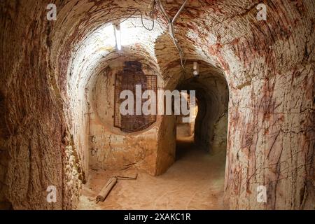 Tunnel della miniera Opal di Tom a Coober Pedy, Australia meridionale Foto Stock