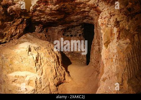 Tunnel della miniera Opal di Tom a Coober Pedy, Australia meridionale Foto Stock