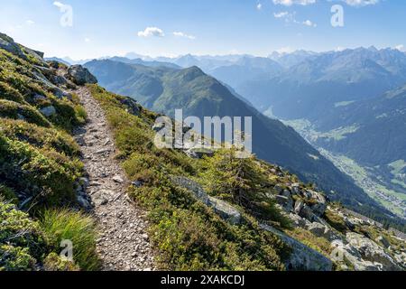 Europa, Austria, Verwall, Vorarlberg, Schruns, Wormser Höhenweg, Schmaler Höhenweg sopra il Montafon Foto Stock