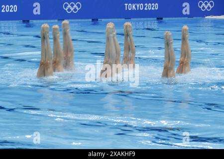 Tokyo - Giappone, 6 agosto 2021, ha sincronizzato gli atleti di nuoto nelle piscine durante i Giochi Olimpici Foto Stock