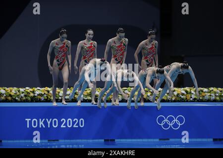 Tokyo - Giappone, 6 agosto 2021, ha sincronizzato gli atleti di nuoto nelle piscine durante i Giochi Olimpici Foto Stock