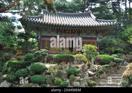 Tempio Gukcheongsa, piccolo tempio a Namhansanseong a Gwangju, sito patrimonio dell'umanità dell'UNESCO, Corea del Sud. Foto Stock