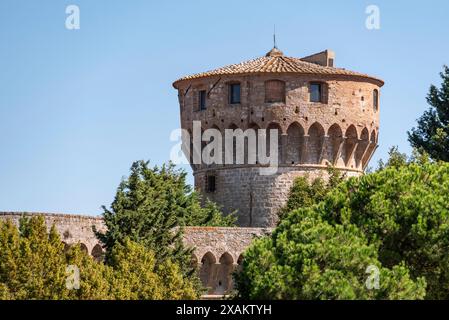 Torre della fortezza medicea nella città toscana di Volterra, Italia Foto Stock