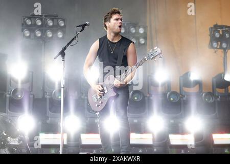 Rock am Ring, Festival Tag 1, Nürburgring, 07.-09.06.2024 Adenau, Deutschland - 7,6.2024: Royal Blood Mike Kerr - Gesang, Bass spielen bei Rock am Ring. DAS Festival findet am Nürburgring in der Nähe der Stadt Adenau vom 07.-09.06.2024 statt. Adenau Rheinland-Pfalz Deutschland *** Rock am Ring, Festival Day 1, Nürburgring, 07 09 06 2024 Adenau, Germania 7 6 2024 Royal Blood Mike Kerr voce, Bass Playing al Rock am Ring il festival si svolge al Nürburgring vicino alla città di Adenau dal 07 09 06 2024 Adenau Rheinland Pfalz Germania Copyright: xChristianxEnderx Foto Stock