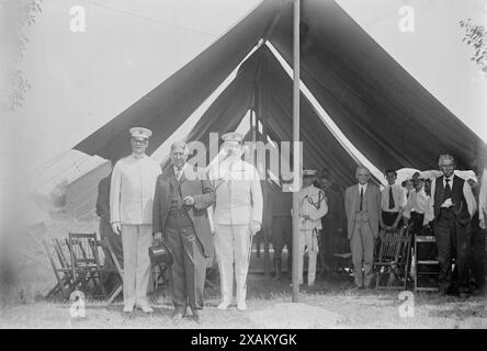 Brigadiere generale Hunter Liggett, Secy. Garrison - generale Wood, 1913. Mostra (da sinistra a destra) il generale di brigata Hunter Liggett (1857-1935), il segretario alla guerra Lindley Miller Garrison (1864-1932) e il generale Leonard Wood (1860-1927) alla riunione di Gettysburg (la grande riunione) del luglio 1913, che commemorava il 50° anniversario della battaglia di Gettysburg. Foto Stock