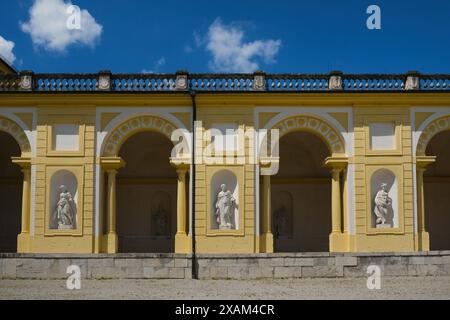 Facciata esterna del Palazzo Schleissheim nel villaggio di Oberschleissheim, sobborgo di Monaco, Baviera, Germania. Foto Stock