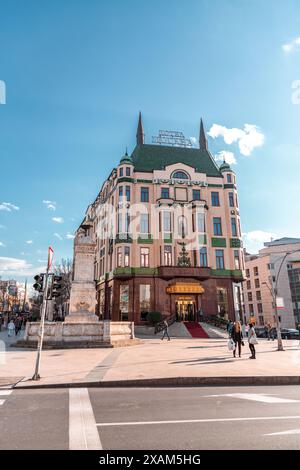 Belgrado, Serbia - 8 FEB 2024: L'hotel Moskva è un hotel a quattro stelle a Belgrado, uno dei più antichi alberghi operanti in Serbia, situato a Terazije. Foto Stock