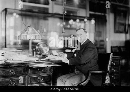Sec'y Daniels - 5 minuti. Dopo aver mandato ordine di blocco ad Adm. Fletcher, 1914. Mostra Josephus Daniels (1862-1948) che ha servito come Segretario della Marina nella prima guerra mondiale Foto Stock
