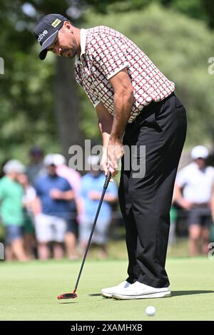 Dublino, Ohio, Stati Uniti. 7 giugno 2024. Jason Day (AUS) parte alla prima buca durante il secondo round al Memorial Tournament di Dublino, Ohio. Brent Clark/Cal Sport Media/Alamy Live News Foto Stock