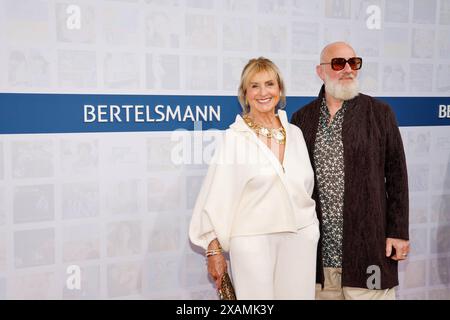 Diana Koerner, Roland Renner bei der Bertelsmann Sommerparty in der Bertelsmann Repräsentanz Berlin. *** Diana Koerner, Roland Renner al Bertelsmann Summer Party presso l'ufficio di rappresentanza Bertelsmann a Berlino Foto Stock
