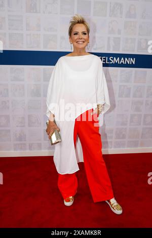 Inka Bause bei der Bertelsmann Sommerparty in der Bertelsmann Repräsentanz Berlin. *** Inka Bause al Bertelsmann Summer Party presso l'ufficio di rappresentanza Bertelsmann a Berlino Foto Stock