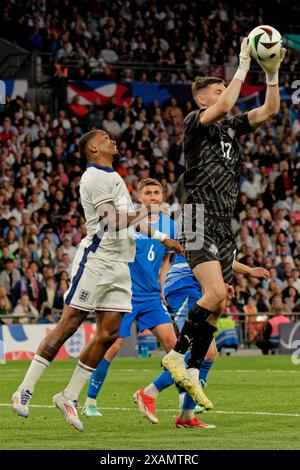 Londra, Regno Unito. 7 giugno 2024. Londra, Inghilterra, 07 giugno 2024: Hakon Rafn Valdimarsson (12 Islanda) in azione durante l'amichevole internazionale tra Inghilterra e Islanda allo stadio Wembley di Londra, Inghilterra. (Pedro Porru/SPP) credito: SPP Sport Press Photo. /Alamy Live News Foto Stock