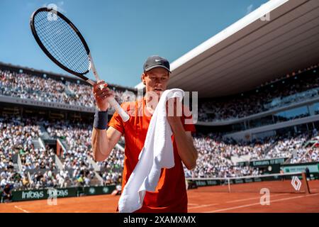 Roland Garros, 07 giugno 2024: Jannik Sinner (ITA) durante l'Open di Francia 2024. Alamy Live News/corleve Foto Stock