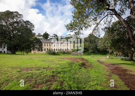 La Strickland House, nota anche come Carrara House, è un edificio storico ed ex casa convalescente nel parco nazionale del porto di Sydney, Vaucluse, sobborgo orientale di Sydney Foto Stock