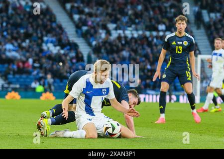 Glasgow, Regno Unito. 7 giugno 2024. La Scozia gioca contro la Finlandia in un'amichevole di calcio UEFA International all'Hampden Park, stadio di calcio, Glasgow, Scozia, Regno Unito. Questa sarà l'ultima partita internazionale giocata dalla Scozia prima di giocare contro la Germania nella partita di apertura della Coppa Euro 2024. Crediti: Findlay/Alamy Live News Foto Stock