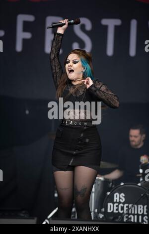 AS December Falls si sta formando al festival Slam Dunk 2024, Hatfield Park, Hertfordshire, Regno Unito Foto Stock