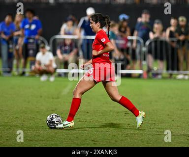 Cary, Carolina del Nord, Stati Uniti. 7 giugno 2024. Il difensore del North Carolina Courage SINCLAIRE MIRAMONTEZ si aggira sul campo. Il North Carolina Courage ospitò il Tampa Bay Sun FC al WakeMed Soccer Park di Cary, Carolina del Nord. (Credit Image: © Patrick Magoon/ZUMA Press Wire) SOLO PER USO EDITORIALE! Non per USO commerciale! Foto Stock
