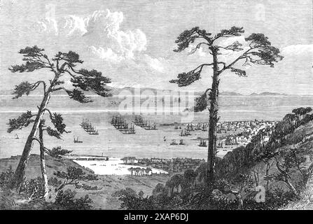 Apertura dei porti marittimi interni del Giappone: Il porto di Hiogo, con le flotte britanniche e americane all'ancora, 1868. Incisione di uno schizzo recitato dal sottotenente F. J. Palmer, R.N., di H.M.S. Sylvia, che mostra una vista '...presa da un'altitudine di circa 700 piedi...circa 2&#xbd; miglia dalla città di Corb&#xe8;. La baia più vicina e interna, con case che la costeggiano, è Corb&#xe8; Bay, con la sua città; la più lontana ed esterna è Hiogo [Hyogo] Bay, con la città che porta questo nome... I mercanti inglesi, francesi, americani e stranieri, che sono stati limitati... per la maggior parte, a Yokohama... e.. Foto Stock