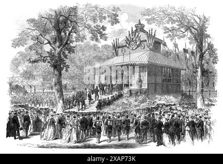 L'Imperatore dei francesi distribuisce i premi dell'Agricultural Show a Orleans, 1868. L'Imperatore Napoleone III e l'Imperatrice Eugenia visitano la '...Mostra agricola Septenniale... che è il centro di una "regione" agricola. L'Imperatore ha una fattoria modello a sua volta a la Motte Beuvron... ma prima di questo, non è apparso in pubblico a Orleans da quando era presidente della Repubblica, nel 1849... l'Imperatore e l'Imperatrice, cui hanno partecipato la loro suite e il Prefetto del Loiret, ha partecipato a piedi alla fiera agricola. Dopo un po' di tempo passato ad esaminare il bestiame e le macchine agricole Foto Stock