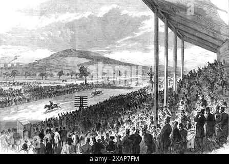 The Royal Artillery Steeplechase a Woolwich, [sud-est di Londra], 1868. Le corse annuali organizzate dagli ufficiali della Royal Artillery di Woolwich sono state ben frequentate ieri settimana. Ci sono stati solo cinque concorsi. La coppa d'oro è stata vinta dal clinker del capitano Addington, guidato dal capitano Izod; e la United Service Stakes dal Mr. Higgins's Village Maid. Nella Royal Artillery Drag Hunt Steeplechase la corsa è stata fatta esclusivamente dal Bazaar di Mr. Annesley, gli altri due, il Big Ben di Mr. Turnbull e la Juverna di Mr. Thacker, venendo al dolore alle recinzioni e ai brooks. Da "Illustrated London News&quo Foto Stock