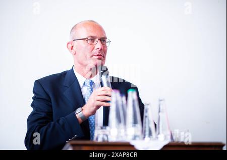 07.06.2024 - Martin Schulz SPD besucht Löhne/NRW: Europakandidat Ingo Stucke bei einer Wahlkampfveranstaltung. , Löhne Nordrhein-Westfalen Deutschland Alter Wartesaal *** 07 06 2024 Martin Schulz SPD visite Löhne NRW candidato europeo Ingo Stucke in una campagna elettorale , Löhne Renania settentrionale-Vestfalia Germania Alter Wartesaal Foto Stock