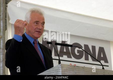 DATA RECORD NON DICHIARATA logo,magna,stronach,logo franco,magna,stronach,frank Foto Stock