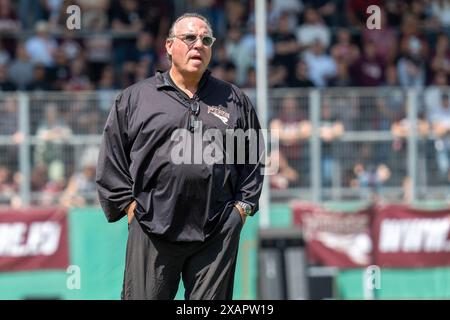 Jim Tomsula (Rhein Fire, capo allenatore), GER Rhein Fire vs. Madrid Bravos, calcio, European League of Football, Spielwoche 3, Saison 2024, 08.06.2024 foto: Eibner-Pressefoto/Fabian Friese Foto Stock