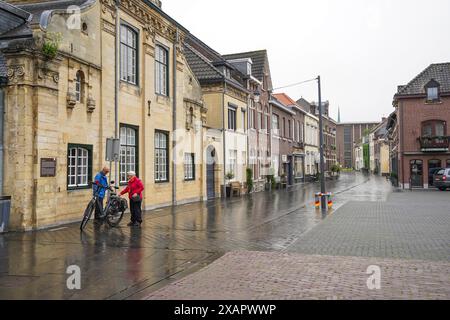Centro storico di Valkenburg aan de Geul, autentiche case in pietra di marmo, Limburgo, Paesi Bassi. Foto Stock