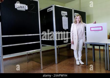 Roma, Italia. 8 giugno 2024. il presidente del Consiglio Giorgia Meloni in occasione del voto per le elezioni europee 2024, a Roma, sabato, 08 giugno 2024 (foto Mauro Scrobogna/LaPresse) il primo Ministro Giorgia Meloni durante la votazione per le elezioni europee del 2024 a Roma, sabato 08 giugno (foto di Mauro Scrobogna/LaPresse) crediti: LaPresse/Alamy Live News Foto Stock