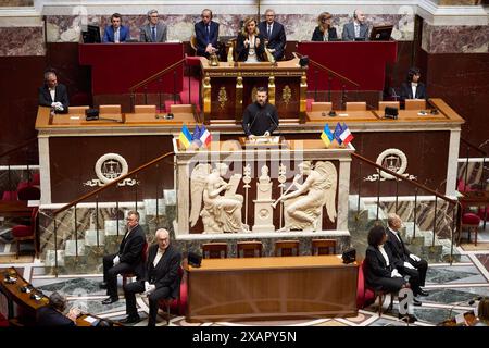 Praesident Wolodymyr Selenskyj zu Besuch in Frankreich Praesident Wolodymyr Selenskyj haelt eine Rede in der Franzoesischen Nationalversammlung. Praesident Wolodymyr Selenskyj zu Besuch a Frankreich AM 07.06.2024, visita ufficiale del presidente dell'Ucraina in Francia, foto:Ufficio presidenziale dell'Ucraina via SVEN SIMON Fotoagentur GmbH & Co Pressefoto KG Prinzess-Luise-Str. 41 45479 M u e l h e i m / R u h r Tel. 0208/9413250 Fax. 0208/9413260 GLS Bank BLZ 430 609 67 KTO. 4030 025 100 IBAN DE75 4306 0967 4030 0251 00 BIC GENODEM1GLS www.svensimon.net Parigi Frankreich *** Presidente Volodymy Foto Stock