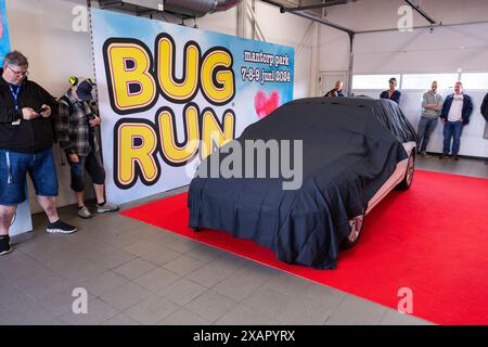 Bug Run al Mantorp Park, Mantorp, Svezia, durante il sabato. Gli appassionati di VW provenienti da tutta la Svezia si riuniscono alla Bug Run, che celebra i 40 anni di quest'anno, qui le persone incontrano coleotteri VW, autobus e altri modelli VW classici. Foto Stock