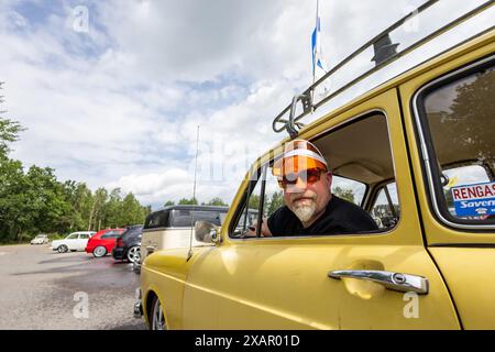 Bug Run al Mantorp Park, Mantorp, Svezia, durante il sabato. Gli appassionati di VW provenienti da tutta la Svezia si riuniscono alla Bug Run, che celebra i 40 anni di quest'anno, qui le persone incontrano coleotteri VW, autobus e altri modelli VW classici. Foto Stock