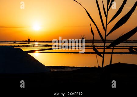 magnifico tramonto sulle saline Foto Stock